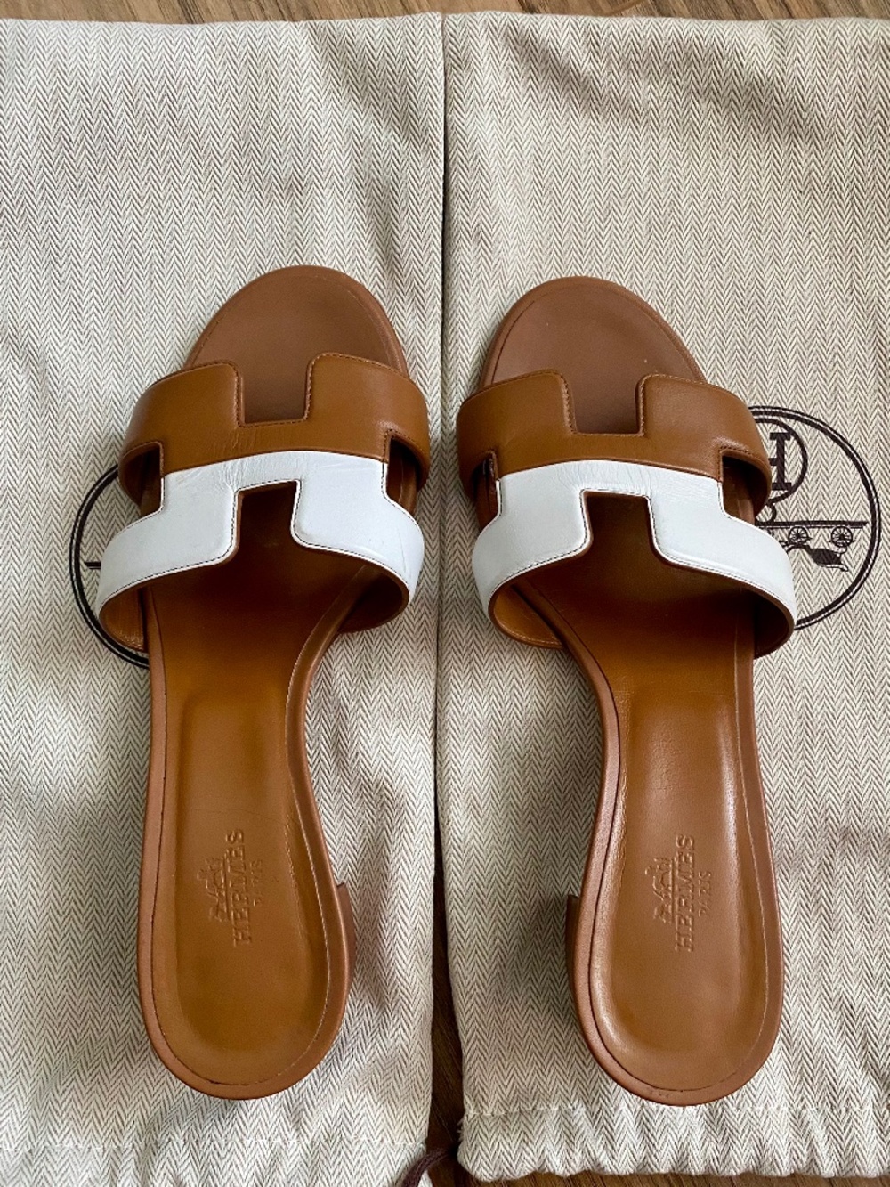 Authentic Hermès Oasis Heeled Sandals - Bicolor Gold/Blanc